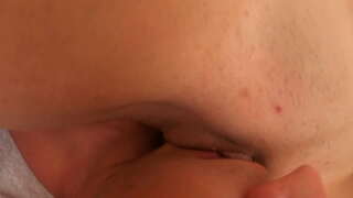 Będę dominował nad tobą i pieprzył twoją twarz