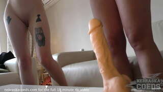 Hazing пилиња се обидуваат различни вибратори да се види колку е голема е премногу голема