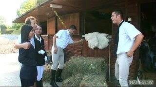 ���ाळा Angelika तिच्याकडे बेल्ले - दुहेरी संभोग गरम गांड नितंब