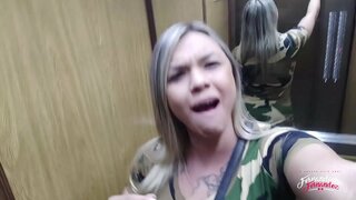 ���ਾਜ਼ਾ ਮਟਰੀ ਚੂਸਦੇ ਲੂੰਡ, ਅਤੇ ਦੋਸਤ, ਡੀ.