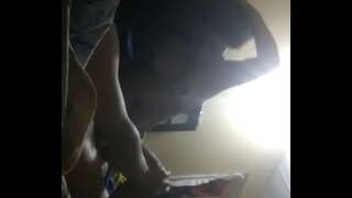 Chaparrita राम्रो bitch प्राप्त भएको कुखुरा भित्र अप